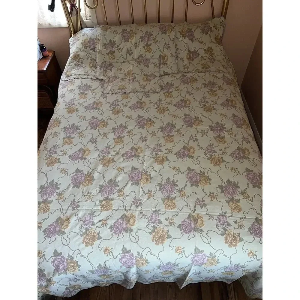 Beautiful Queen Size Bed Spread/ Quilt With 3 Standard Shams ,1 Small Portugal
